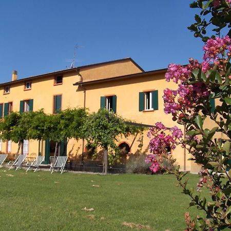 בוסטו Agriturismo Le Colombaie מראה חיצוני תמונה