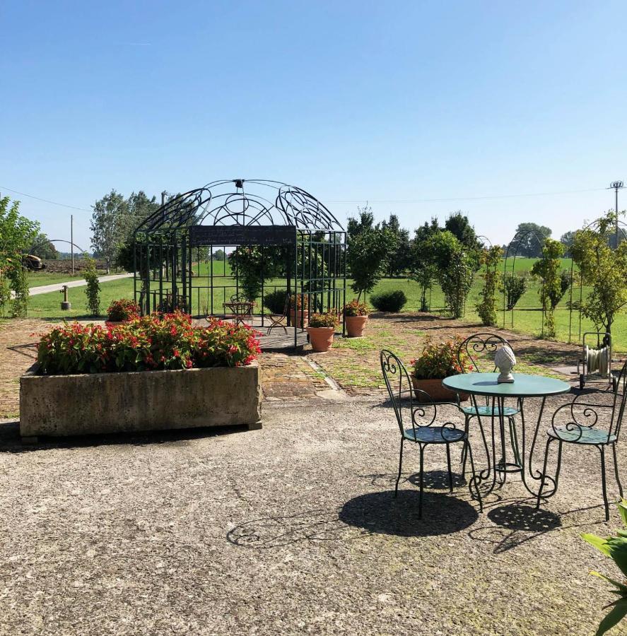 בוסטו Agriturismo Le Colombaie מראה חיצוני תמונה